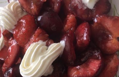  Gourmandises du dimanche - Poêlée de cerises aux fraises 