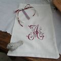 Pochette avec monogramme