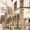 Quid de cette carte photo de l'entrée soi-disant de la caserne Gérard à Belfort, vraiment ?