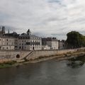 Loire ouverte, pas fermée par la courbe de ses rives