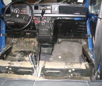 Une 4L... sans ailes!