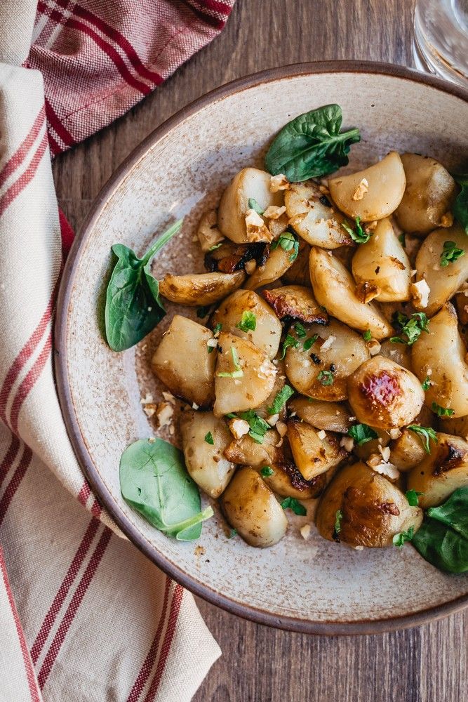 poêlée de topinambours, romarin, recette hiver, recette hivernale, légume oublié, noix, légumes à la poele, recette économique, facile, rapide