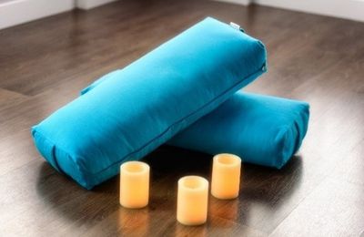 Déco d’intérieur : optez pour des coussins et des bougies parfumées