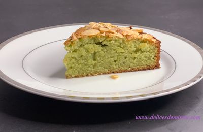 Gâteau fondant amandes-pistaches pour l’anniversaire de mon blog