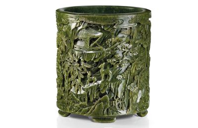 Rare pot à pinceaux en jade vert épinard, Chine, Dynastie Qing, XVIIIème siècle, inscription Minh Mang (1820-1841) 