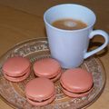 Une nouvelle ronde des macarons: les macarons aux carambars