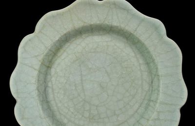 An exceptional and very rare Longquan Guan-type mallow-form dish, Southern Song dynasty (1127-1279)