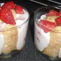 Petit dessert façon charlotte aux fraises :)