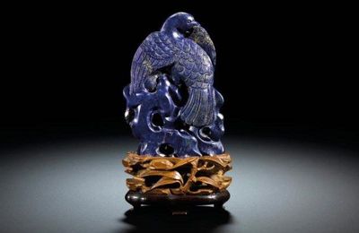 A finely carved Imperial Lapis Lazuli Hawk. Qing dynasty, Qianlong period. 
