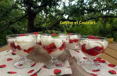 Coupes au fromage blanc et fraises des monts du Velay 