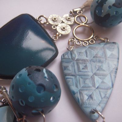 Série de collier bleu nuit 