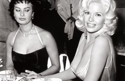 1957, Rencontre entre Sophia Loren et Jayne Mansfield