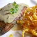 Steak au roquefort et frites bouclettes