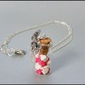 Collier fiole coeurs blancs et roses