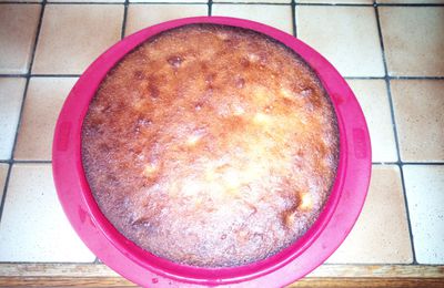 GÂTEAU AUX CERISES ET AUX AMANDES, SANS GLUTEN, SANS LAIT