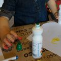 Faire de la peinture sans se tâcher, plutôt cool comme concept!!