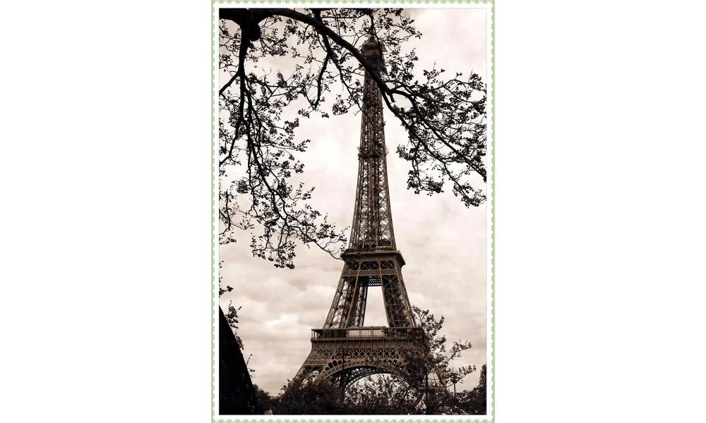 Paris, la tour Eiffel en sépia