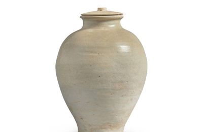 A large straw-glazed jar and cover, Tang dynasty