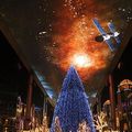 Beijing : un arbre de Noël géant « illumine » The Place