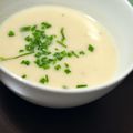 Velouté de chou-fleur aux herbes et au chèvre