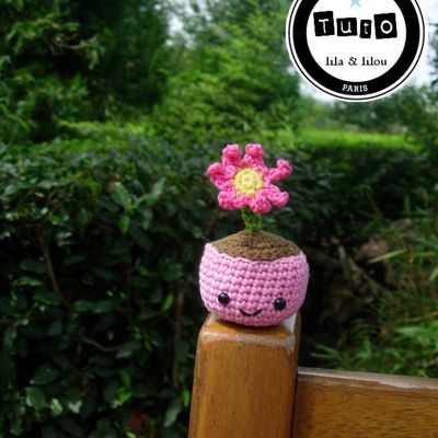 Une jolie fleur dans une pot de vache...