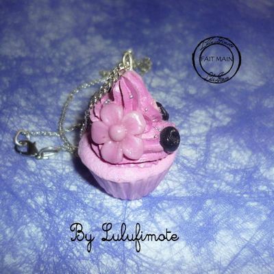 Collier "cupcake à la myrtille"