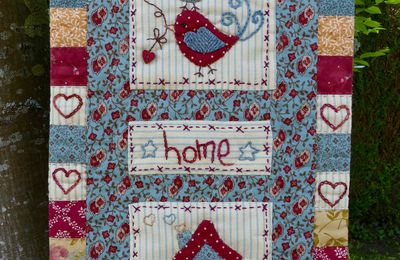 * sampler bird's house , nouvelle version en kit tissus *