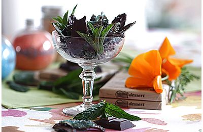 Feuilles de menthe fraîches, cristallisées et chocolatées....Hummmmmmm!