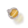 A chrysoberyl cat's eye and diamond ring