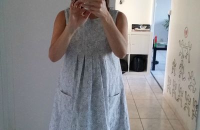 Une tunique-robe "E" pour une future maman