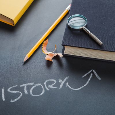 Les prénoms, les dates et les secrets : que disent-ils de votre histoire familiale ?