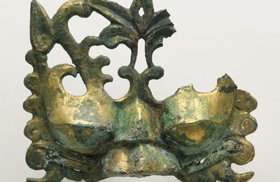 Fitting (Shi) in the Form of a Mask, Six Dynasties period (317-581)