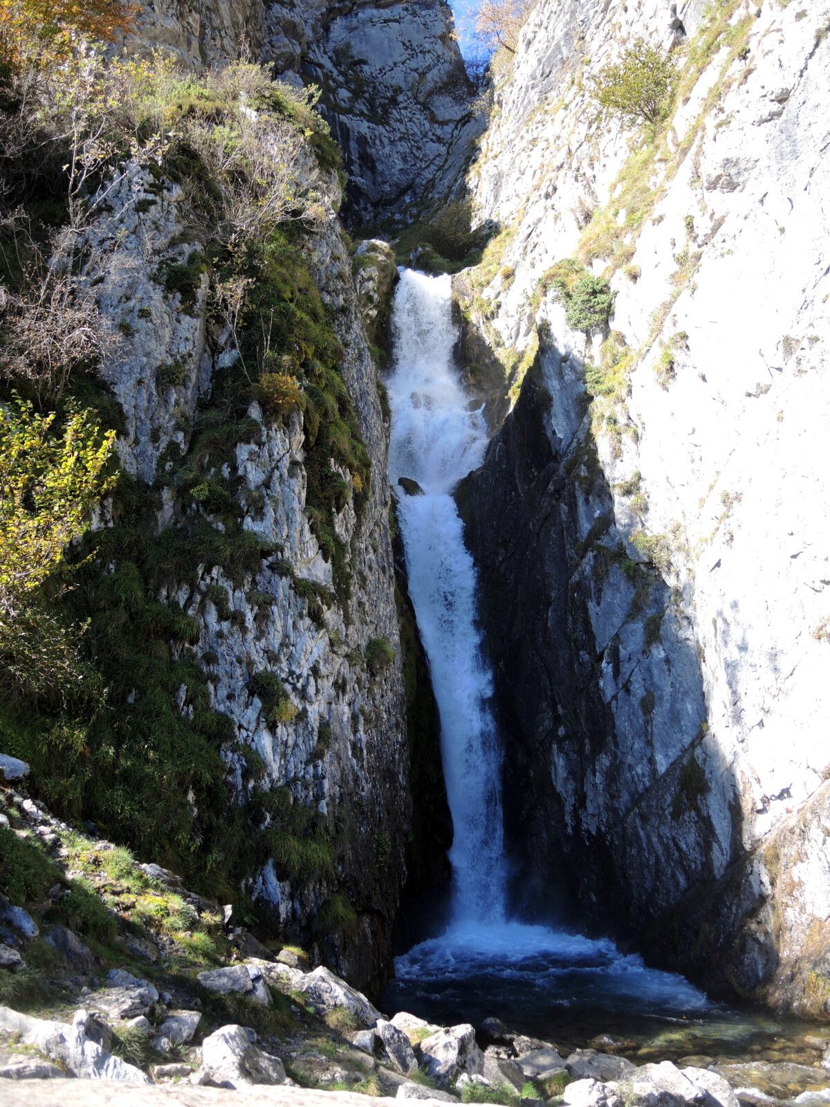 Lescun, plateau de Sanchèse, cascade de Sanchèse. (64)