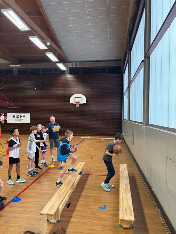 Les basketteurs font du ski