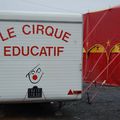 Extérieur du cirque.