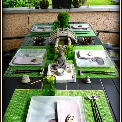 Repas dans un jardin japonais