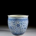 A blue and white porcelain jardinière, Qing dynasty, 19th century