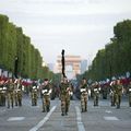 Éva jolie, l'armée a défilé