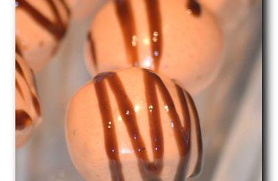 Cake pops illusion: à la fêta, tomates séchées, basilic et glaçage à la tomate 