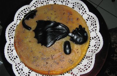 Gâteau dragon noir en pâte à sucre et une carte