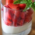 Verrines de fraises et panna cotta au basilic (agar agar)