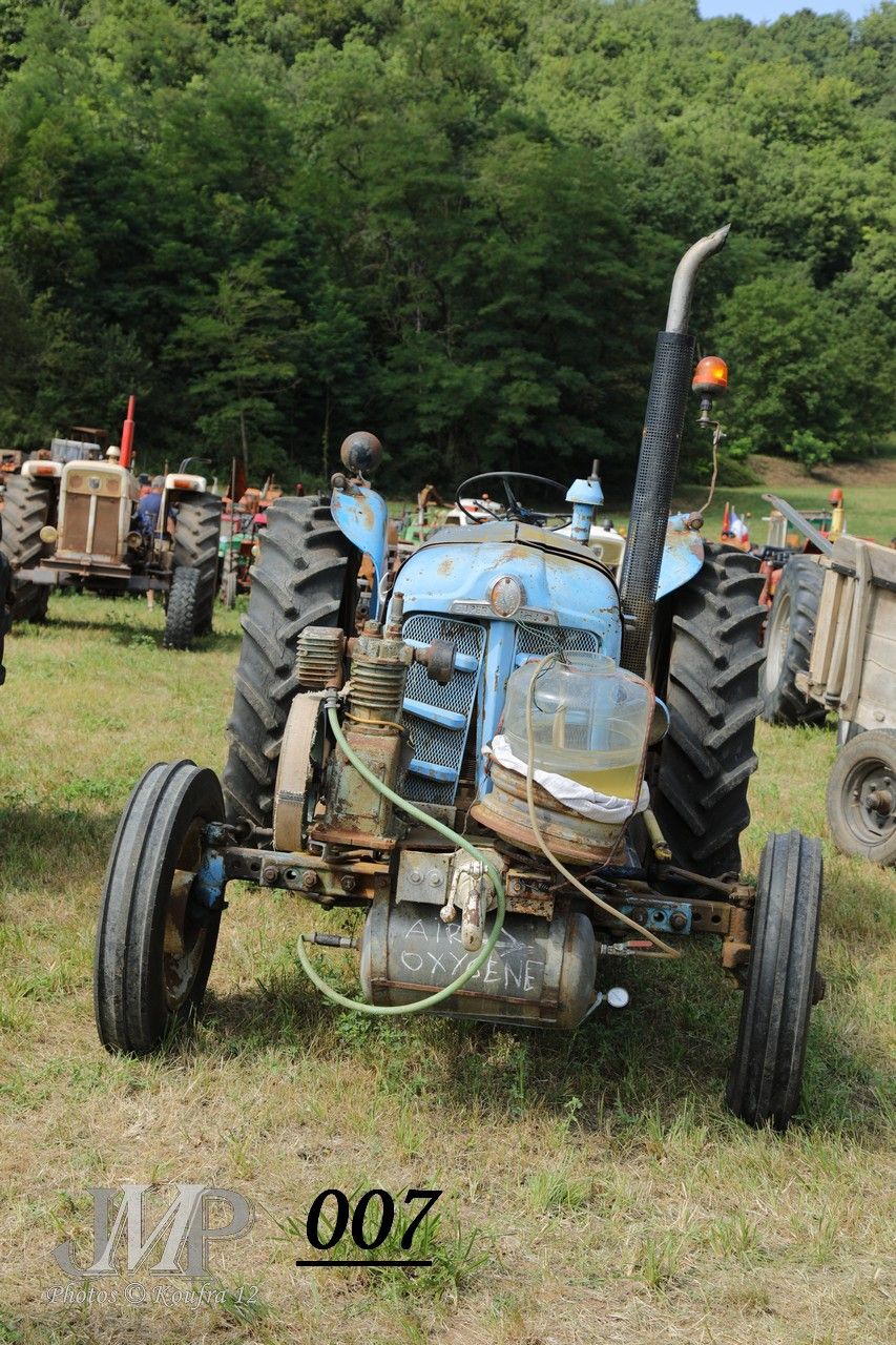 007 - Tracteur Ford :