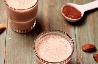 Lait de macadamia, cacao & pointe de sel au Vitamix