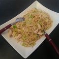 Poêlée poireau, poulet et nouilles chinoises