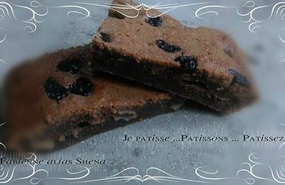 BROWNIE CHOCOLAT PRALINE - AMANDES EFFILÉES - CRANBERRIES 