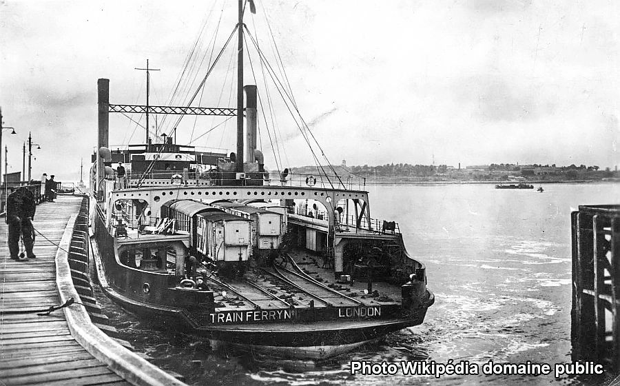 Le Havre – bateaux – port – voitures – allemand – guerre – 1940 – roll-on roll-off - pont 