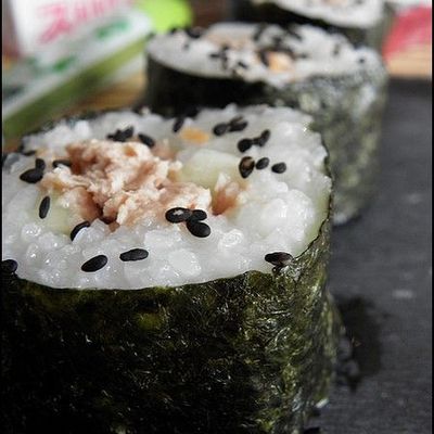 "Rouleaux JAPONAIS : Thon/Concombre/Carotte/Wasabi"