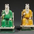 Paire de statuettes en biscuit et glaçures plombifères trois couleurs, dites sancai, Chine, dynastie Qing (1644-1911)