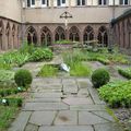 Cloître et jardin à Saverne