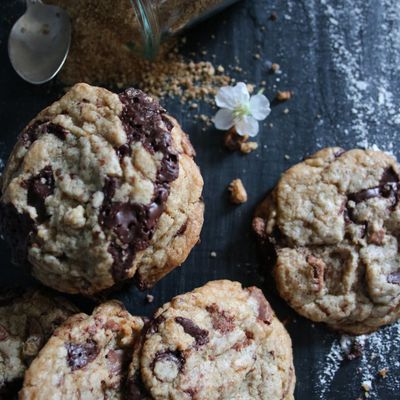 De loin la meilleure recette de cookies aux pépites de chocolat. Rien que ça. 